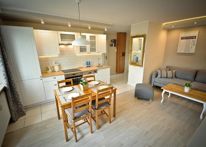 Unique Okrzei Apartment